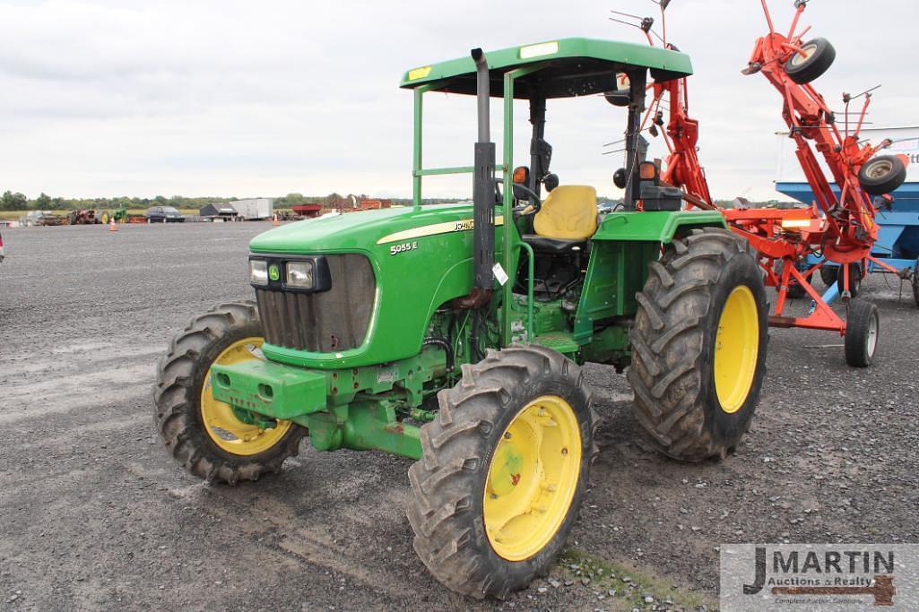 Image of John Deere 5055E Primary image