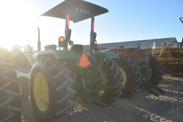 Image of John Deere 5065E equipment image 1