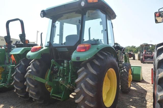 Image of John Deere 5065E equipment image 2