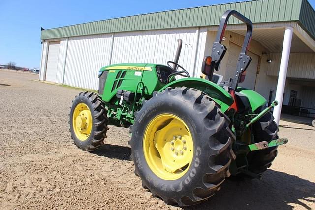 Image of John Deere 5065E equipment image 1