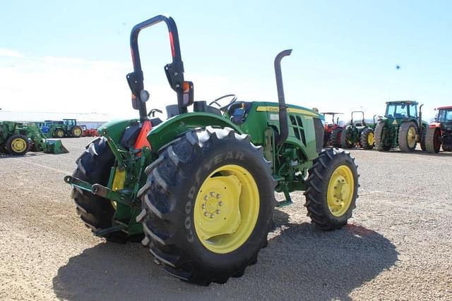 Image of John Deere 5065E equipment image 2