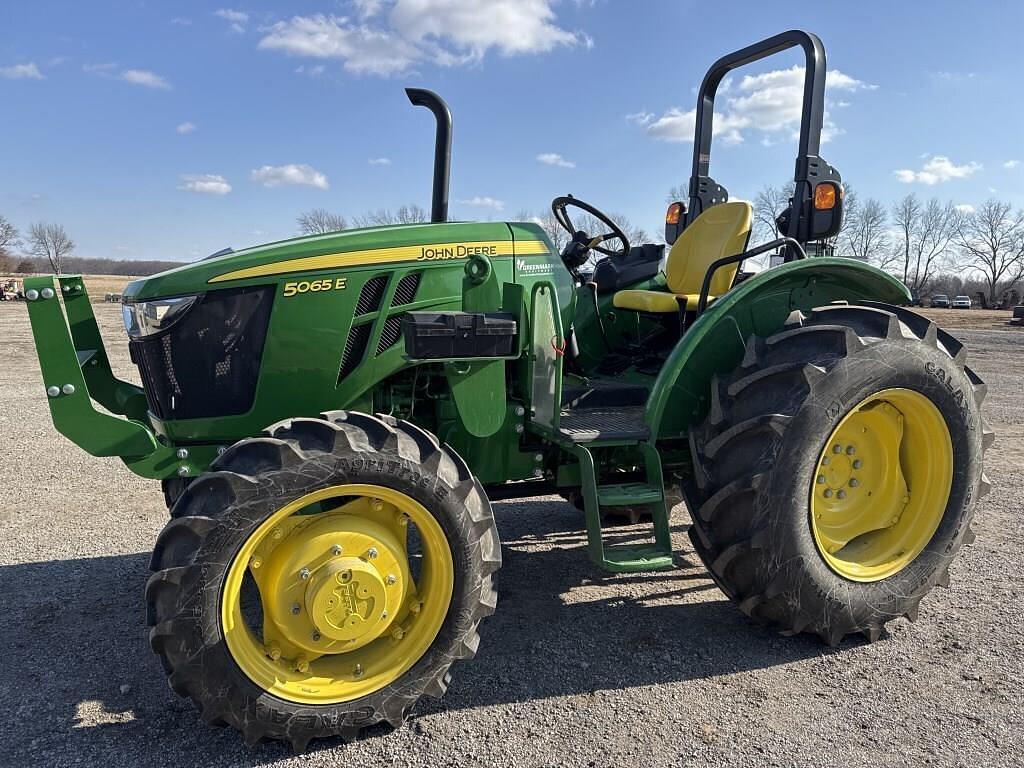 Image of John Deere 5065E Primary image