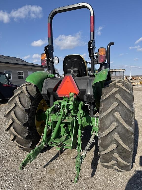 Image of John Deere 5065E equipment image 3