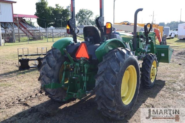 Image of John Deere 5065E equipment image 2
