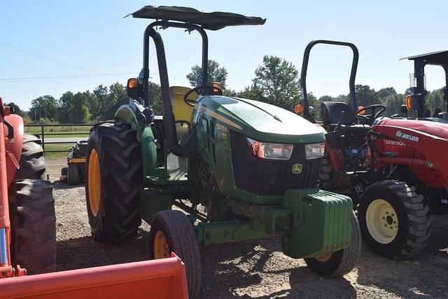 Image of John Deere 5075E equipment image 3