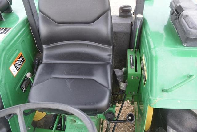 Image of John Deere 5075E equipment image 4