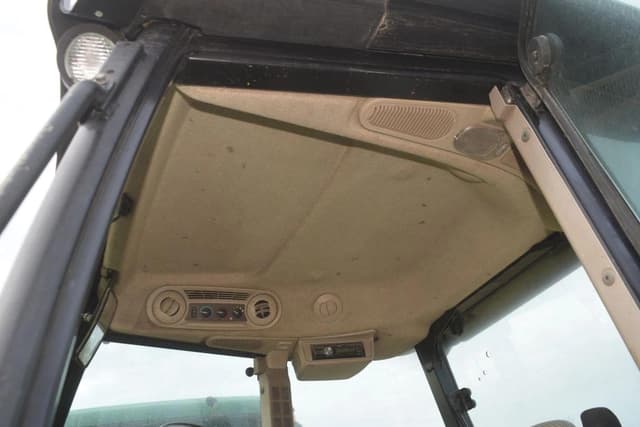 Image of John Deere 5075E equipment image 4