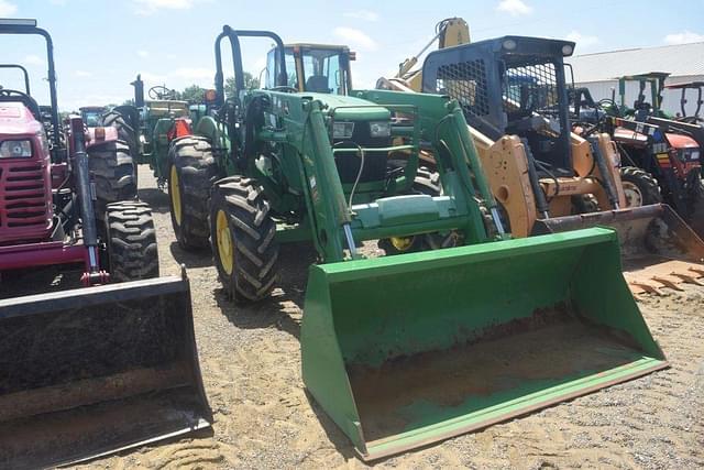 Image of John Deere 5075E equipment image 3