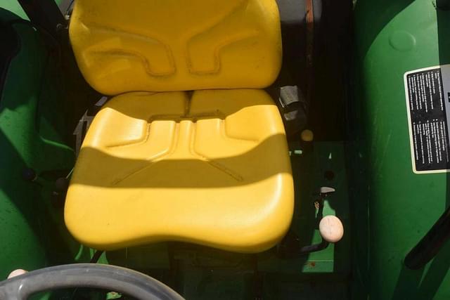 Image of John Deere 5075E equipment image 4