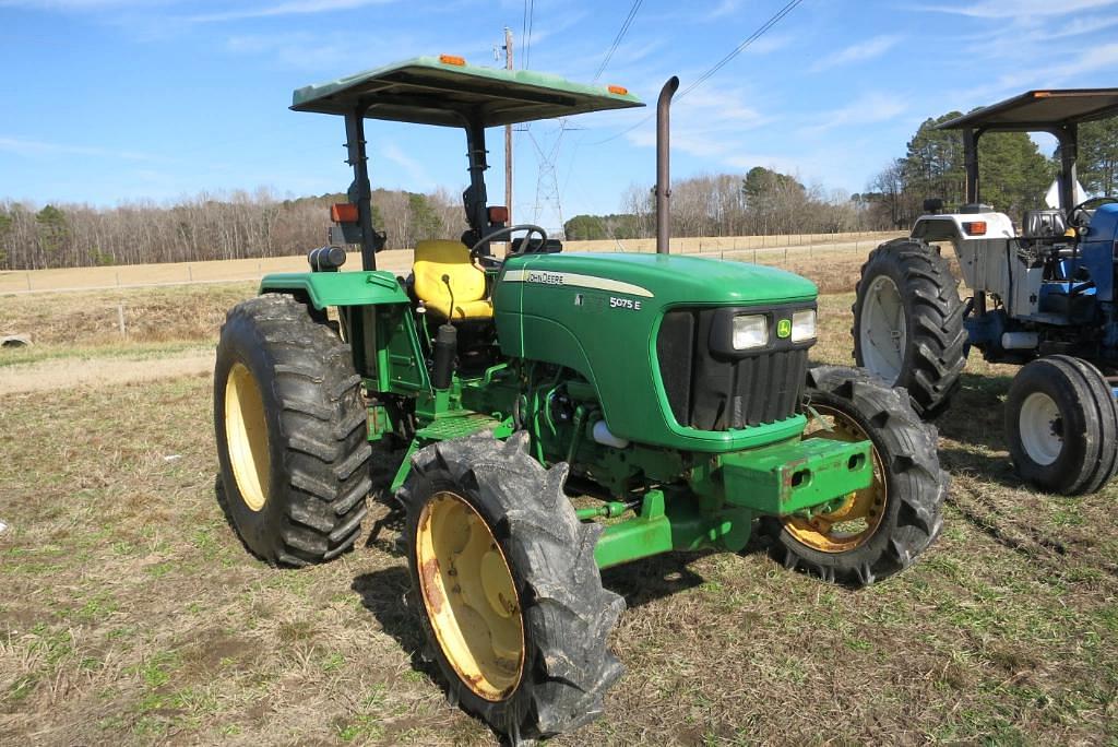 Image of John Deere 5075E Primary image