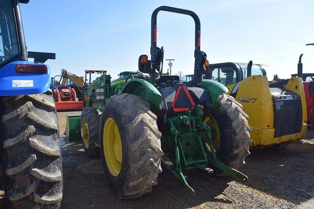 Image of John Deere 5075E equipment image 1