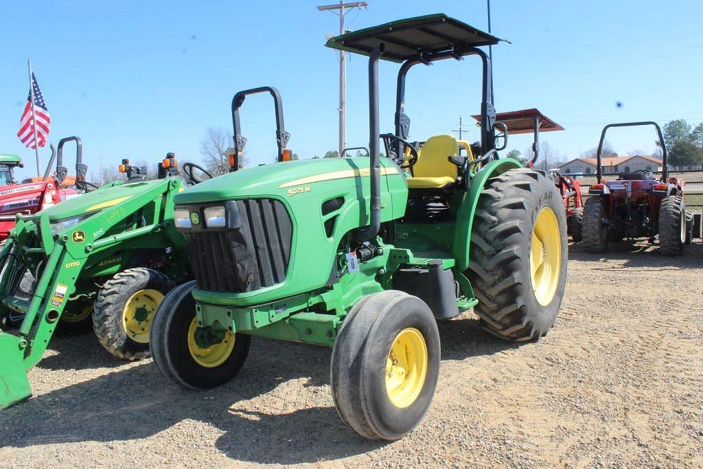 Image of John Deere 5075M Primary image