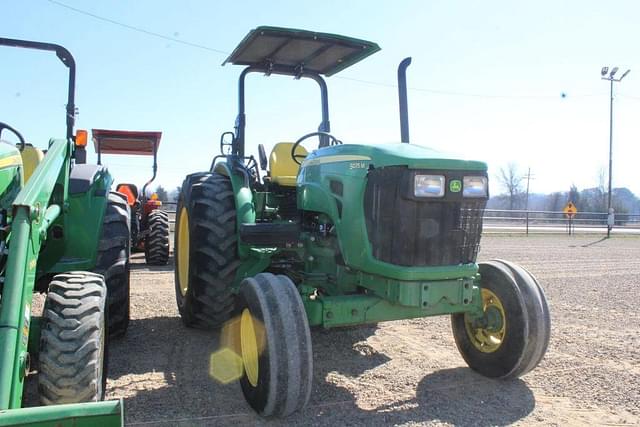 Image of John Deere 5075M equipment image 3