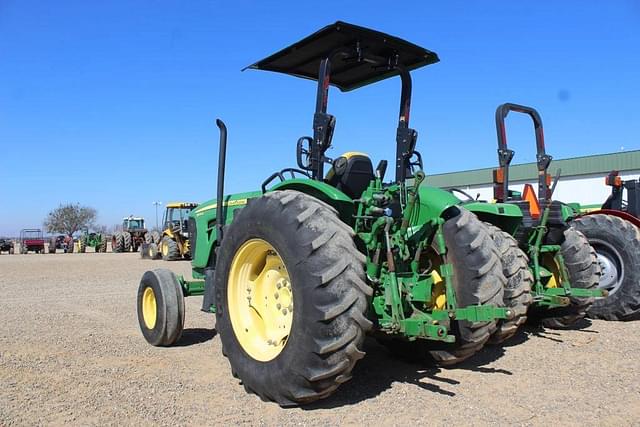 Image of John Deere 5075M equipment image 1