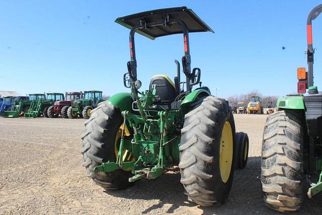 Image of John Deere 5075M equipment image 2