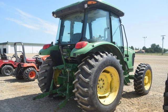 Image of John Deere 5075M equipment image 2