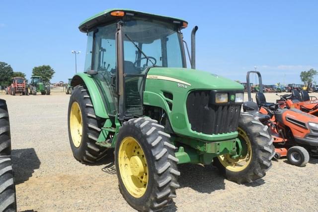 Image of John Deere 5075M equipment image 3