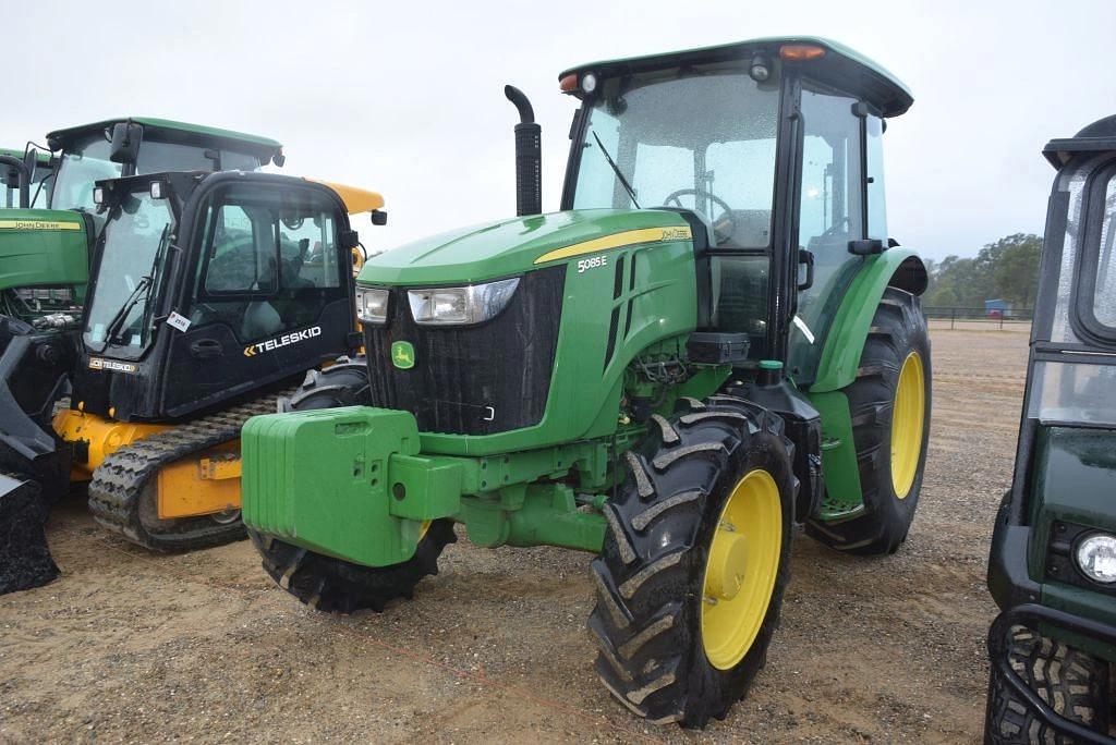 Image of John Deere 5085E Primary image