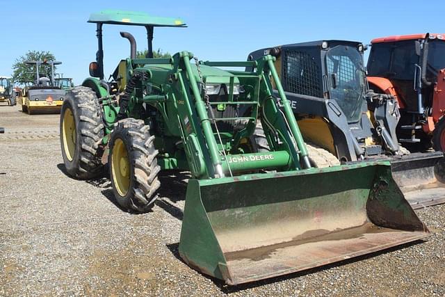 Image of John Deere 5085E equipment image 3