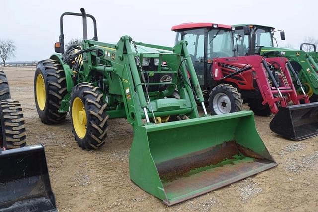 Image of John Deere 5085E equipment image 3