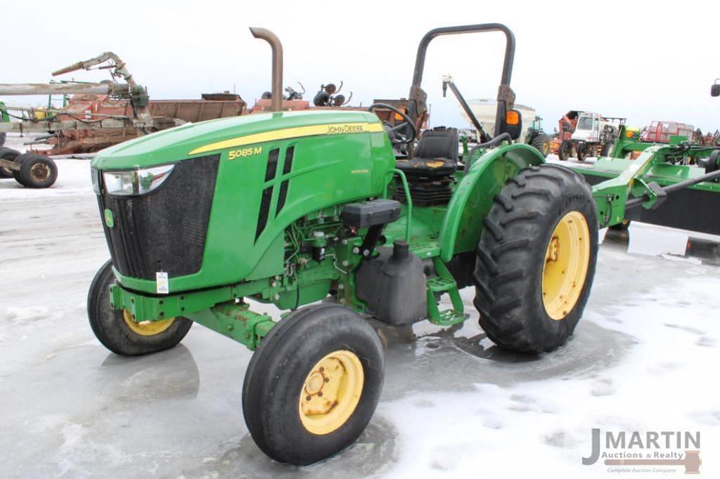 Image of John Deere 5085M Primary image