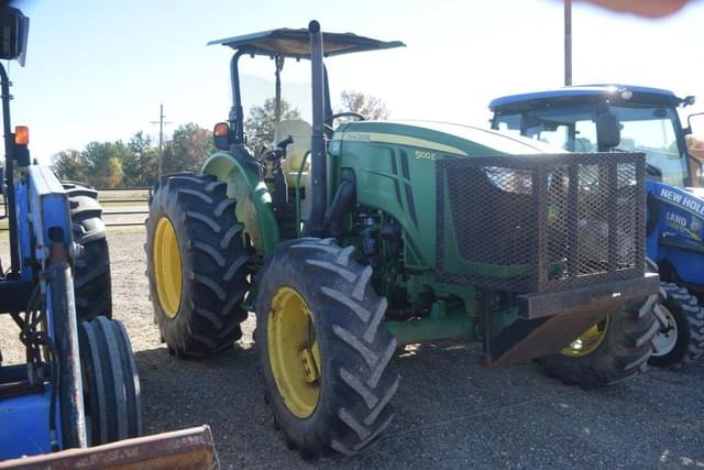Image of John Deere 5100E equipment image 3