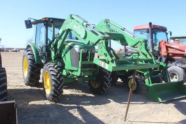 Image of John Deere 5100E equipment image 4