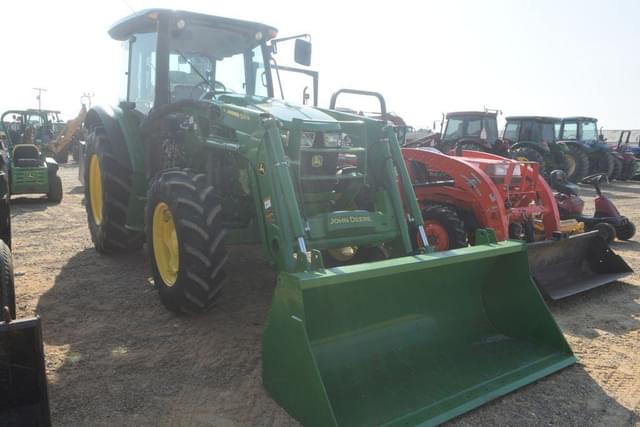 Image of John Deere 5100E equipment image 3