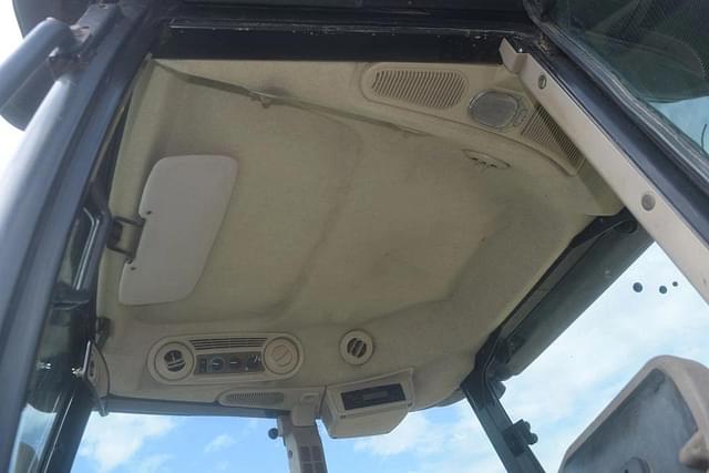 Image of John Deere 5100E equipment image 4