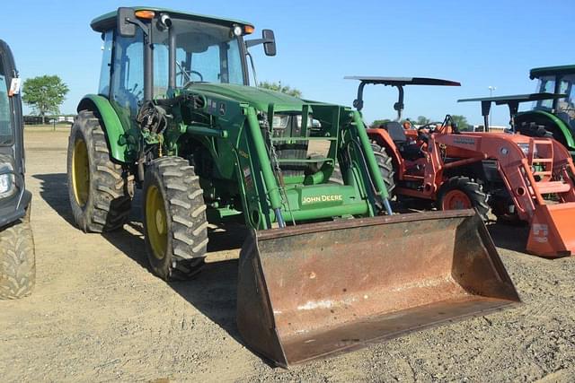 Image of John Deere 5100E equipment image 3