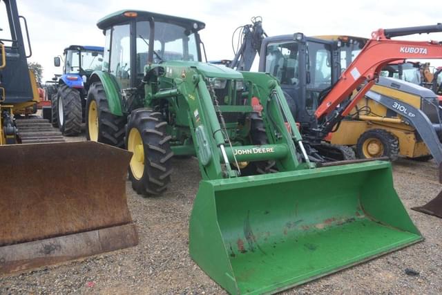 Image of John Deere 5100E equipment image 3