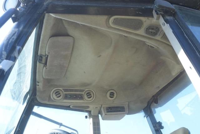 Image of John Deere 5100E equipment image 4