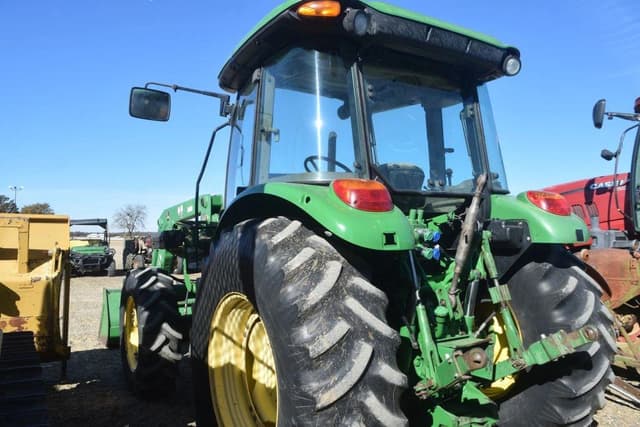 Image of John Deere 5100M equipment image 1