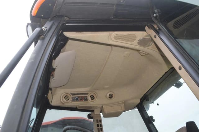 Image of John Deere 5101E equipment image 4