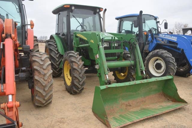 Image of John Deere 5101E equipment image 3