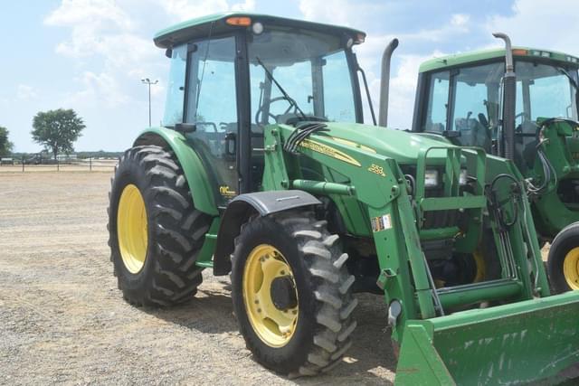 Image of John Deere 5101E equipment image 3