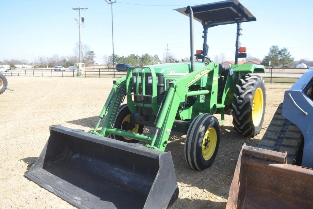 John Deere 5103 Equipment Image0