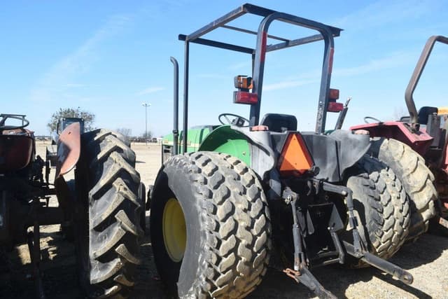 Image of John Deere 5105 equipment image 1