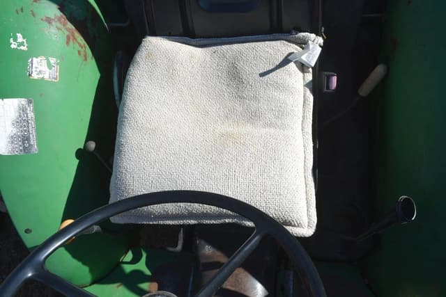 Image of John Deere 5105 equipment image 4