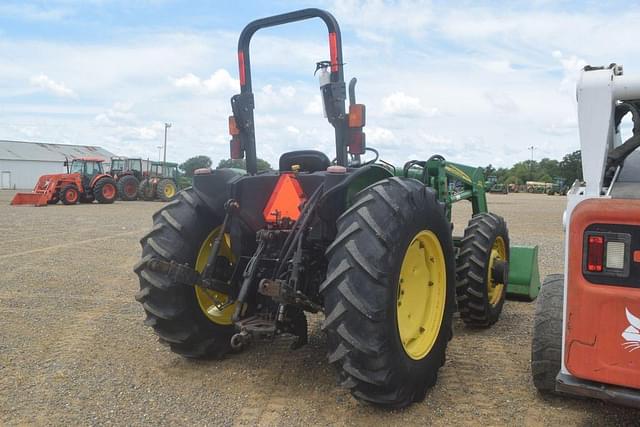 Image of John Deere 5105 equipment image 2