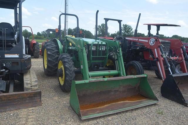 Image of John Deere 5105 equipment image 3