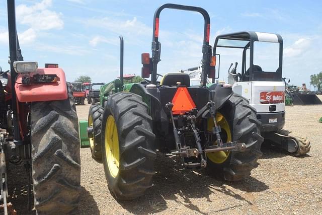 Image of John Deere 5105 equipment image 1