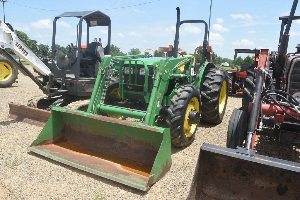 Image of John Deere 5105 Primary image
