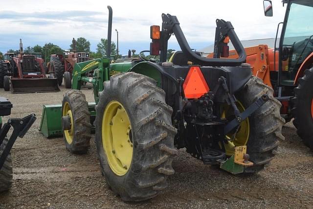 Image of John Deere 5105 equipment image 1