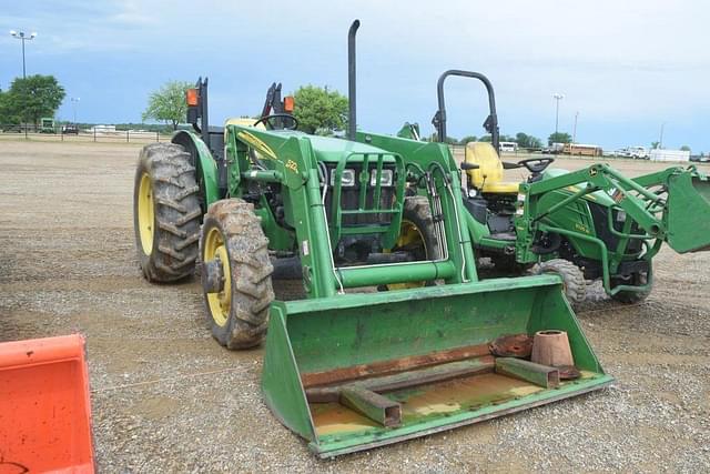 Image of John Deere 5105 equipment image 3