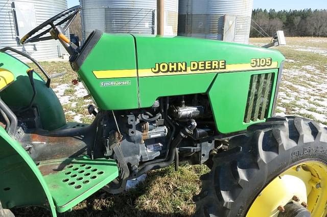 Image of John Deere 5105 equipment image 3