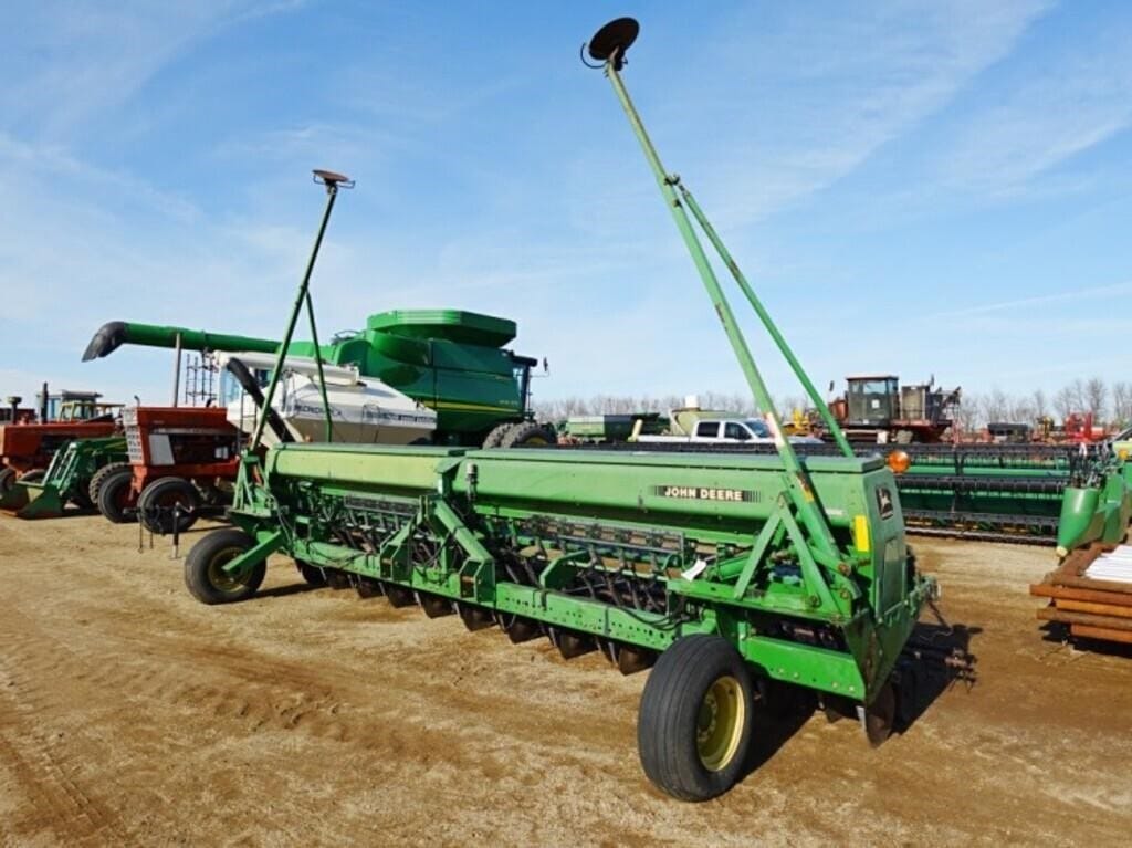 John Deere 520 Equipment Image0