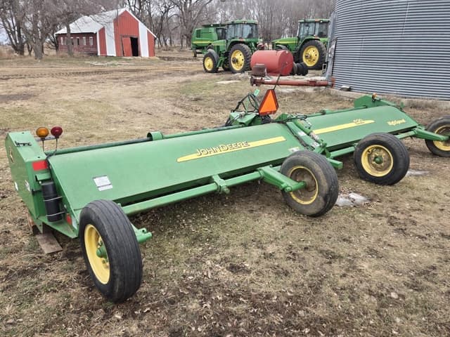 Image of John Deere 520 equipment image 1