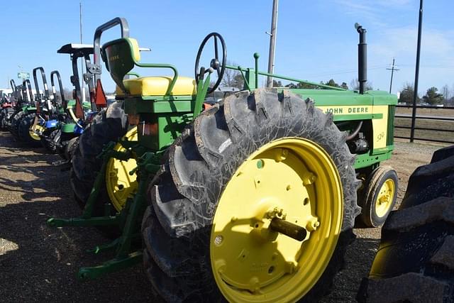 Image of John Deere 520 equipment image 2