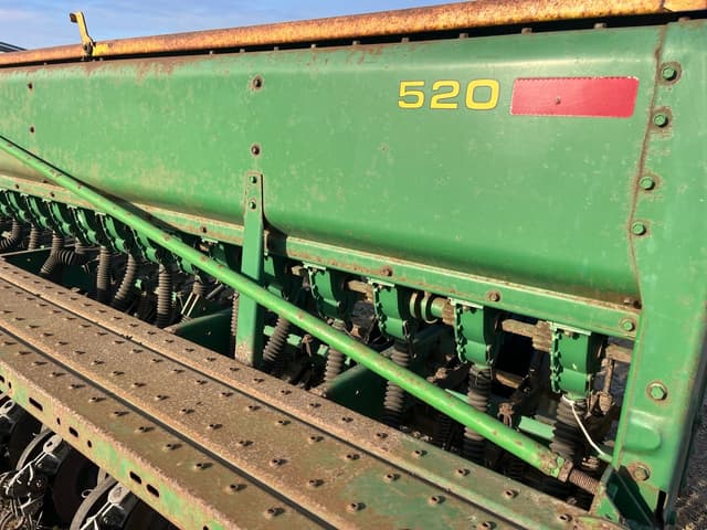 Image of John Deere 520 equipment image 1